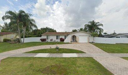 3213 Pinehurst Dr in Greenacres, FL - Building Photo