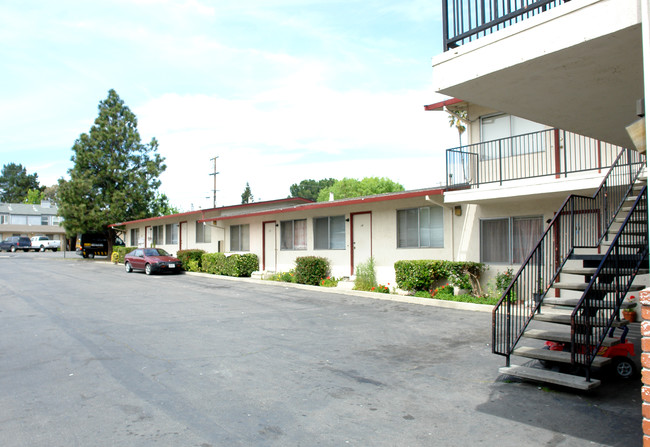 El Rey Apartments in Martinez, CA - Foto de edificio - Building Photo