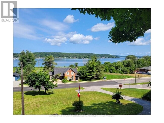 90 Robert St W in Penetanguishene, ON - Building Photo - Building Photo