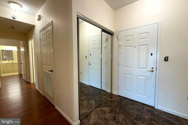 3005 S Leisure World Blvd in Silver Spring, MD - Building Photo - Building Photo