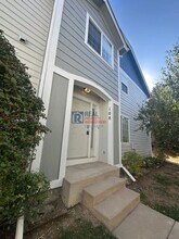 1381 S Cathay Ct in Aurora, CO - Building Photo - Building Photo