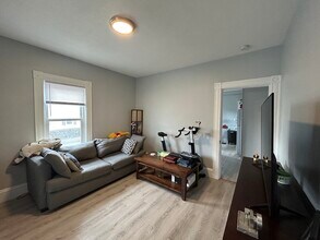 70 Francis St in Waltham, MA - Building Photo - Building Photo