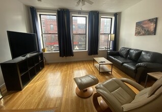 300 Hanover St, Unit 1 in Boston, MA - Building Photo - Building Photo