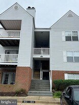 102 Piccadilly Ln, Unit 203 in Stafford, VA - Building Photo