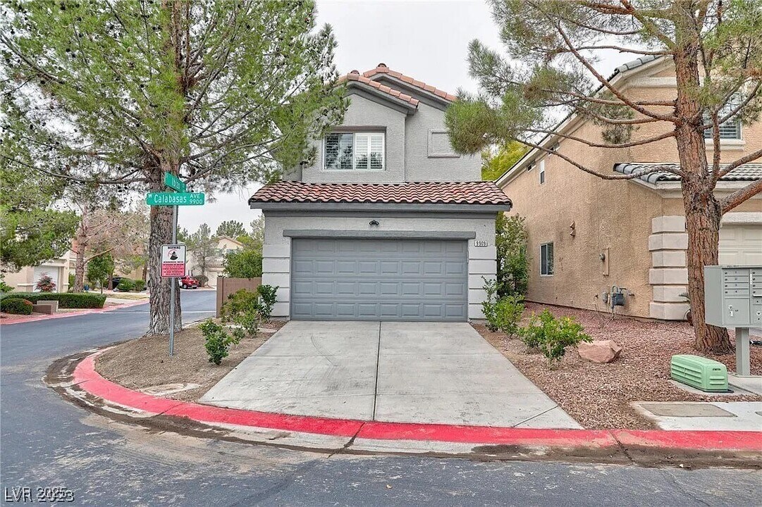 9909 Calabasas Ave in Las Vegas, NV - Building Photo
