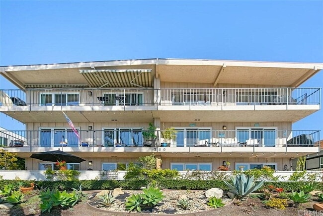 280 Cliff Dr in Laguna Beach, CA - Building Photo - Building Photo