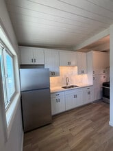 413 S Myers St, Unit 1-6 in Oceanside, CA - Building Photo - Building Photo