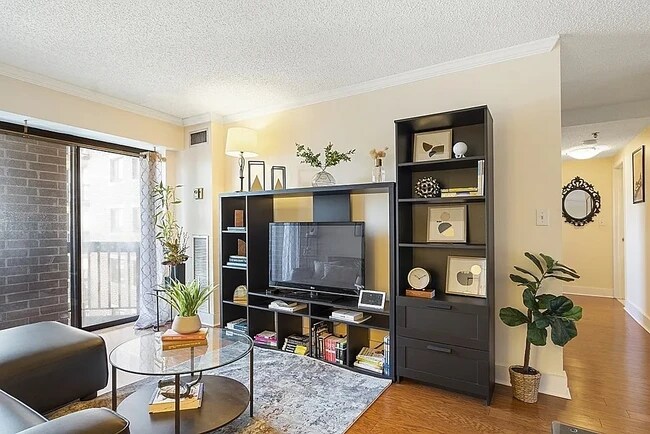15 North Beacon St, Unit 428 in Boston, MA - Building Photo - Building Photo