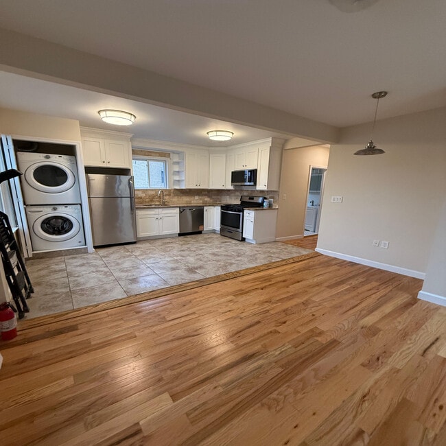 59 Ocean Ave, Unit 2 in Jersey City, NJ - Building Photo - Building Photo