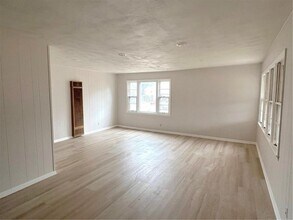 800-802 E 75th Terrace in Kansas City, MO - Building Photo - Building Photo