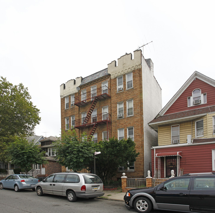 1075 E 35th St in Brooklyn, NY - Foto de edificio