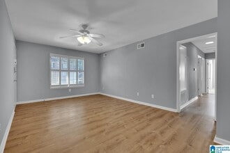 2060 Montreat Dr in Vestavia Hills, AL - Building Photo - Building Photo