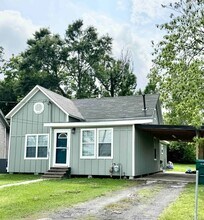 319 S Division St in Dequincy, LA - Building Photo - Building Photo