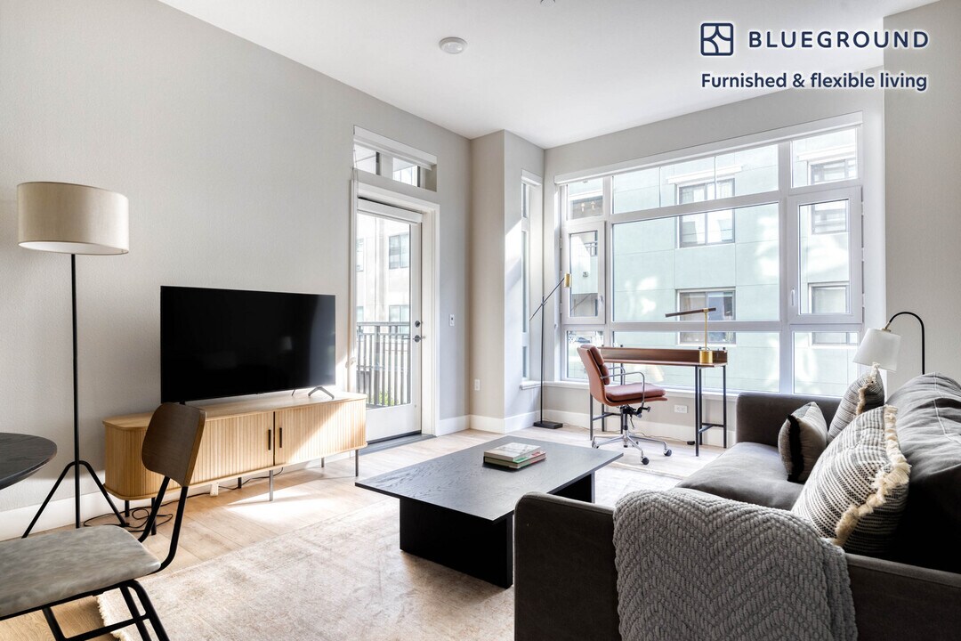 605 E Evelyn Ave, Unit FL2-ID1338 in Mountain View, CA - Building Photo