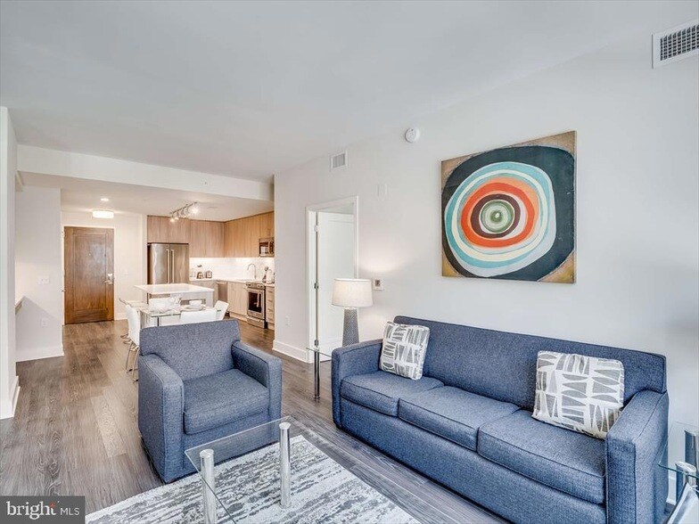 4901 Montgomery Ln in Bethesda, MD - Building Photo