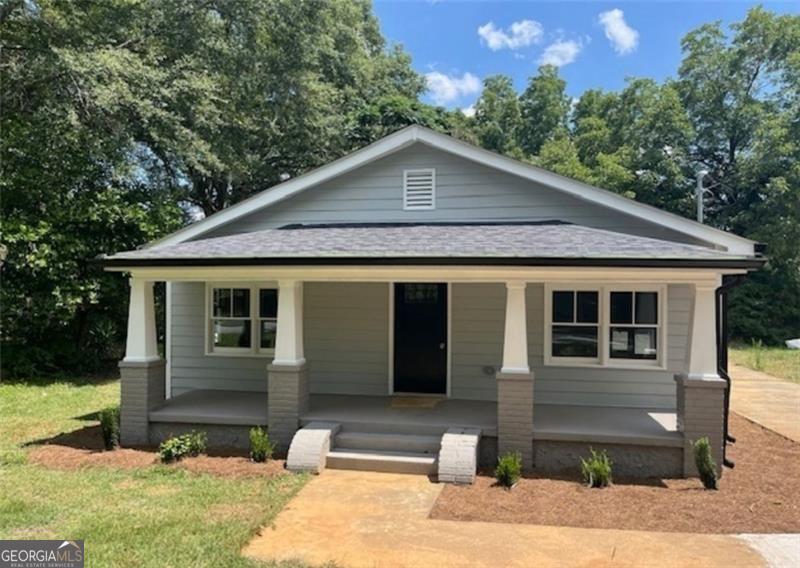 308 Dogwood Ave in Social Circle, GA - Building Photo