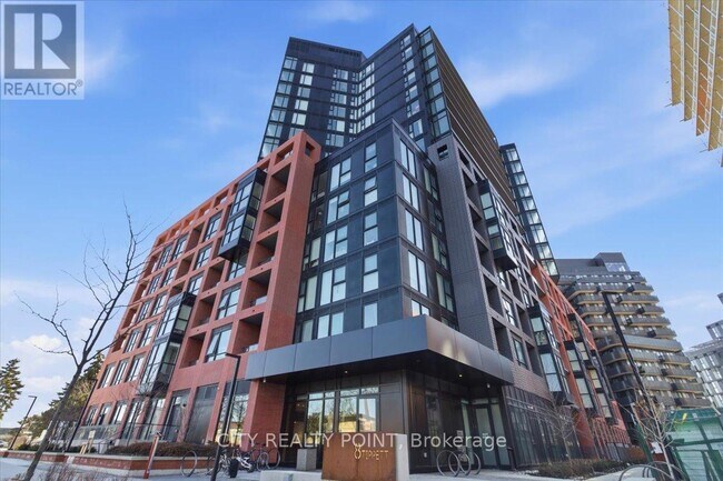 8 Tippett Rd in Toronto, ON - Building Photo - Building Photo