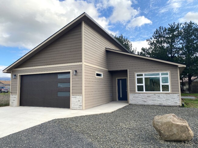 property at 408 Lolly Ln