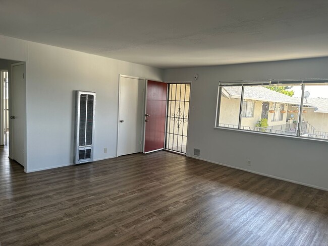 4532 San Carlos Ave in Oakland, CA - Building Photo - Building Photo