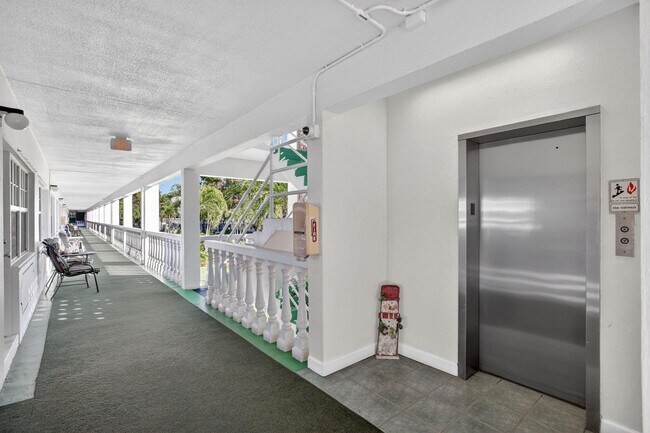 5200 NE 24th Terrace in Fort Lauderdale, FL - Building Photo - Building Photo