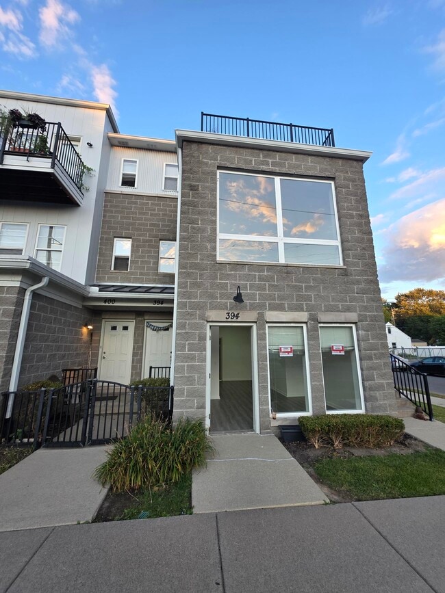 394 Hilton Rd, Unit 101