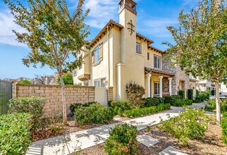 23902 Brescia Dr in Santa Clarita, CA - Building Photo - Building Photo