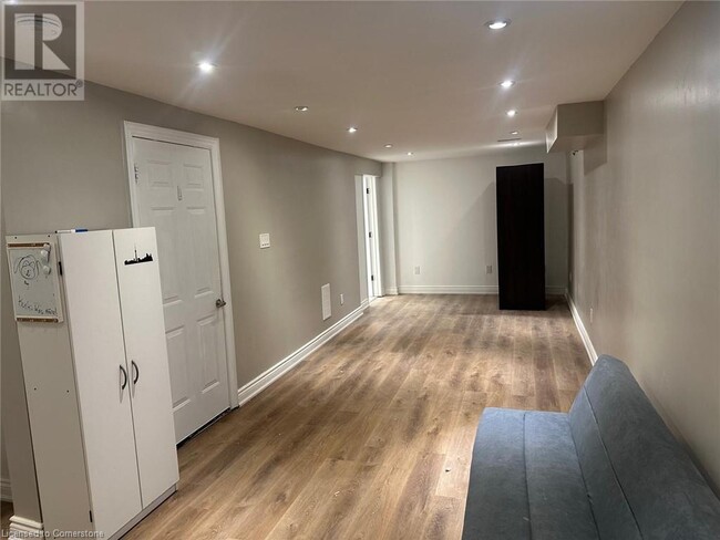 7318 Frontier Ridge in Mississauga, ON - Building Photo - Building Photo
