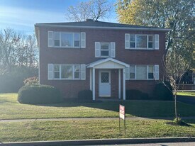 94 Hinchey Ave in Lancaster, NY - Building Photo