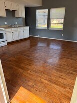 750 Bonham St, Unit 115 in Paris, TX - Building Photo
