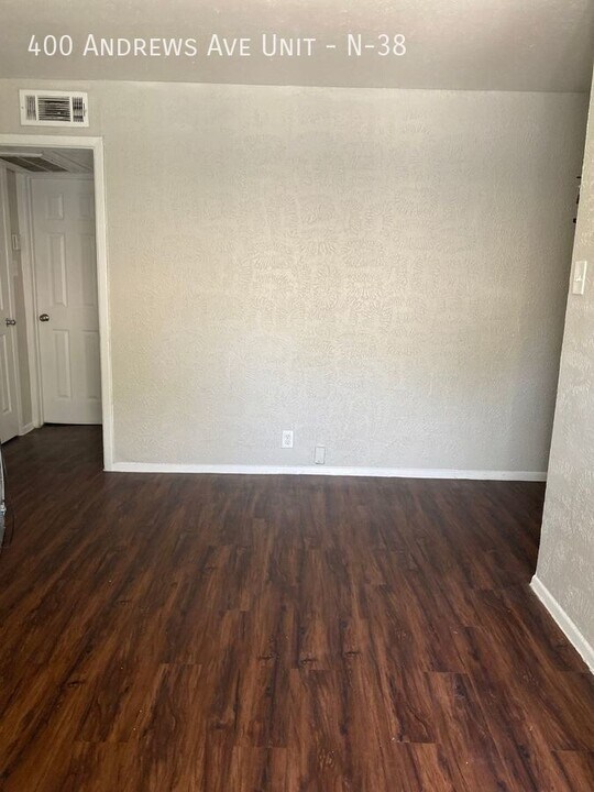 400 Andrews Ave-Unit -N-38 in Dallas, TX - Building Photo