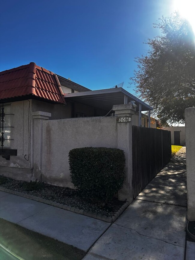 3509 Sampson Ct in Bakersfield, CA - Foto de edificio - Building Photo