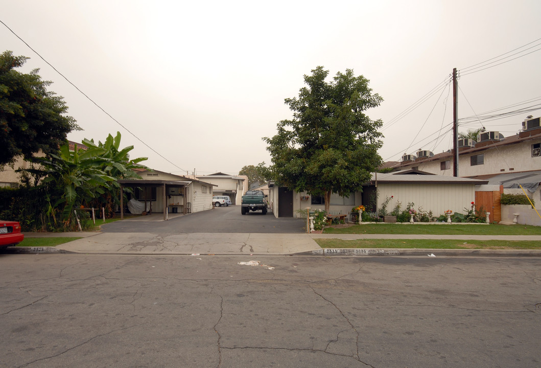 2529-2535 Adelia Ave in South El Monte, CA - Building Photo