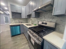 213 Martin Luther King Jr Dr, Unit Apartment 3 in Jersey City, NJ - Building Photo