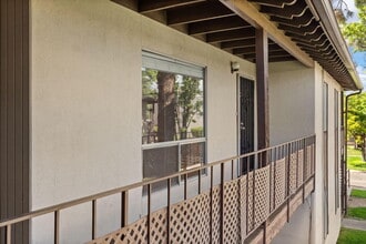 1601 Pennsylvania St NE in Albuquerque, NM - Foto de edificio - Building Photo