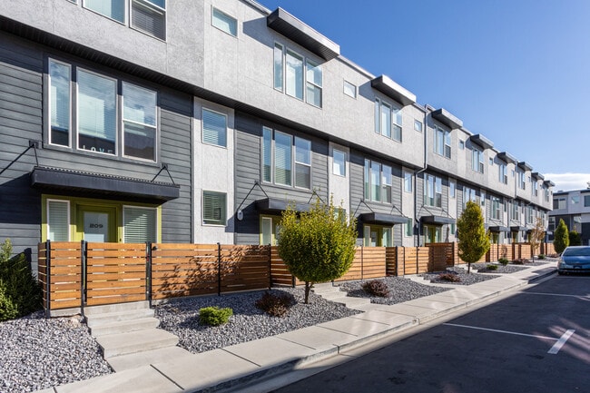 MODA Highland Park in Salt Lake City, UT - Foto de edificio - Building Photo