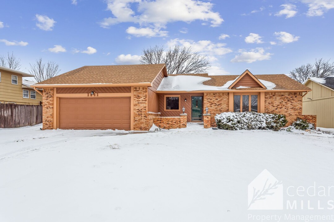 1941 S Lori Ln in Wichita, KS - Building Photo