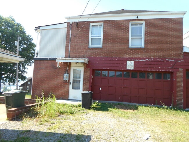 318 Sheppard Ave in Charleroi, PA - Building Photo - Building Photo