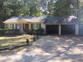 1565 Alderson Lp in Oxford, MS - Building Photo