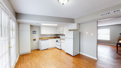 Mill Creek Apartments in Memphis, TN - Building Photo - Building Photo