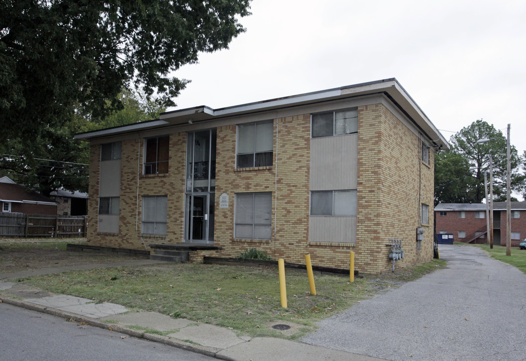 Brister Apartments in Memphis, TN - Building Photo