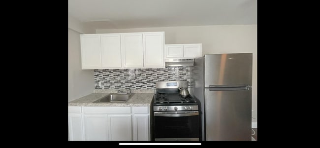 2033 Mistral Pl, Unit B in Oxnard, CA - Building Photo - Building Photo