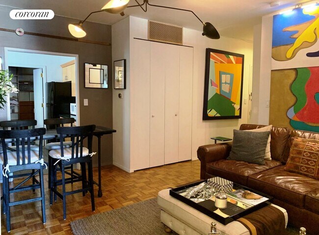 253-263 W 73rd St in New York, NY - Building Photo - Building Photo