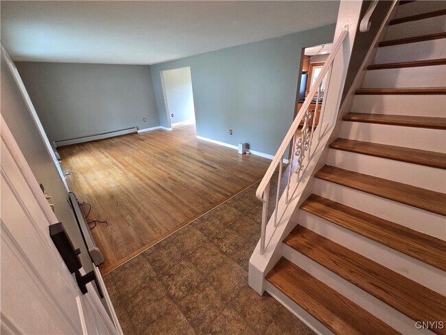 8 Lanyard Ln in Baldwinsville, NY - Building Photo - Building Photo