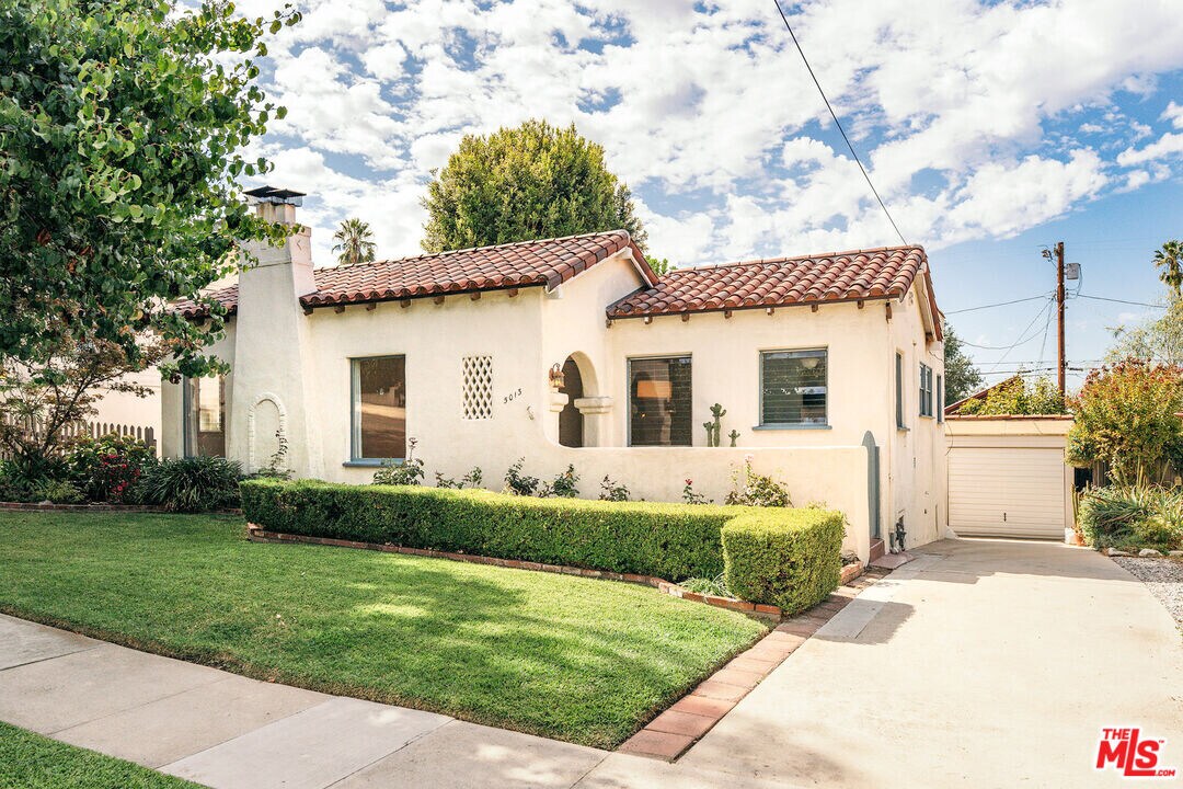 5013 Hartwick St in Los Angeles, CA - Building Photo