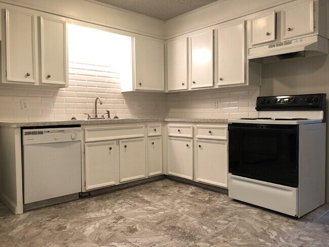 7404 Avenue W in Lubbock, TX - Foto de edificio - Building Photo