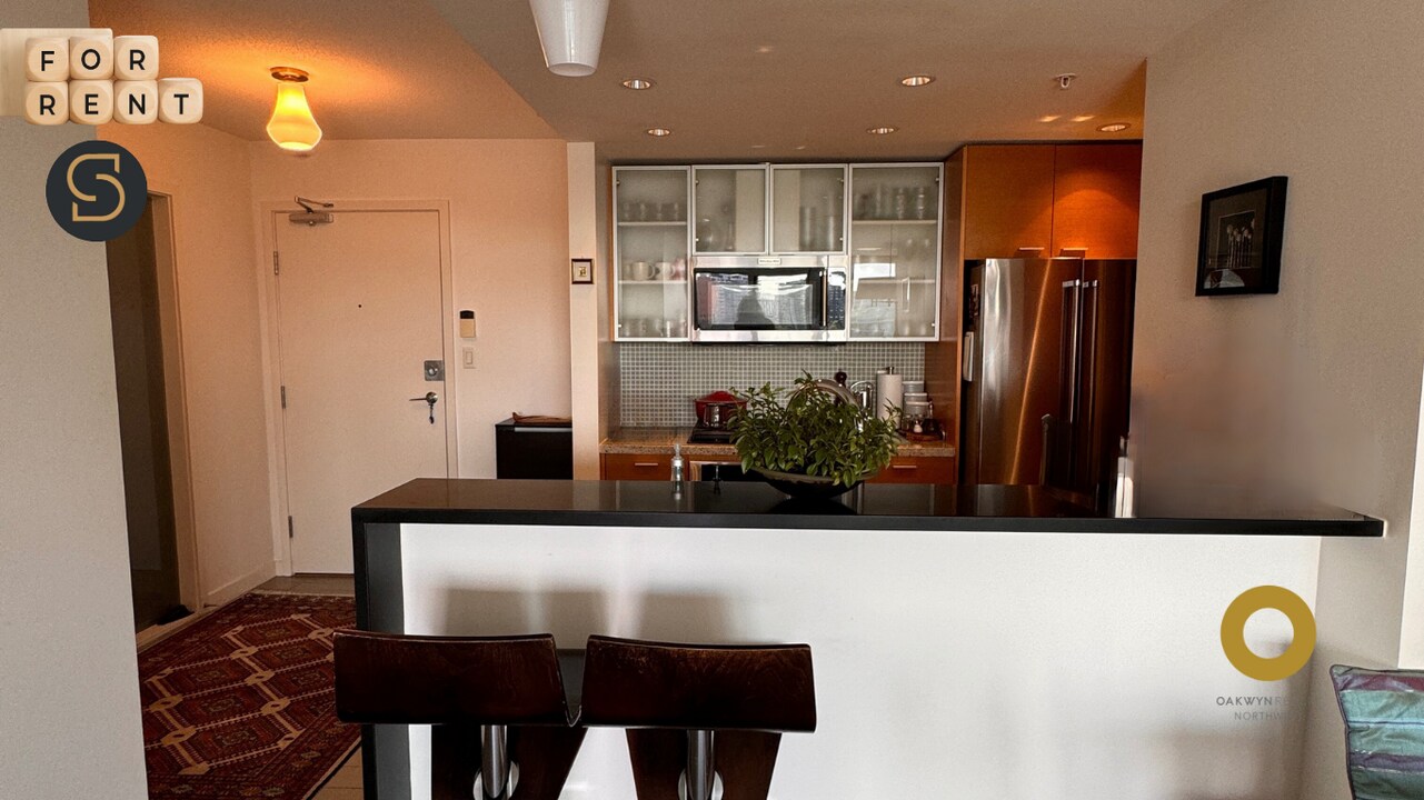 980 Cooperage Way in Vancouver, BC - Building Photo