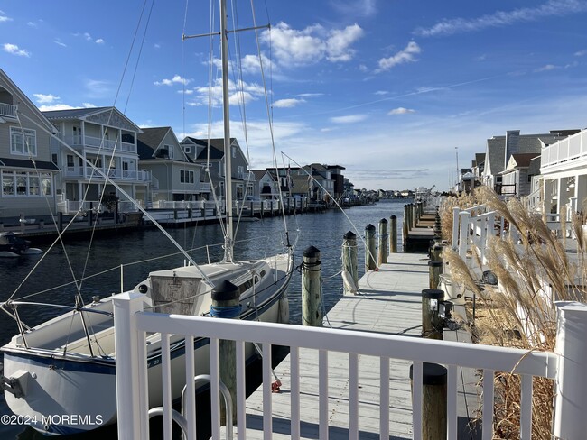 213 Hayes Ct in Lavallette, NJ - Building Photo - Building Photo