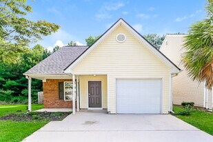 132 Lossie Ln in Mcdonough, GA - Building Photo