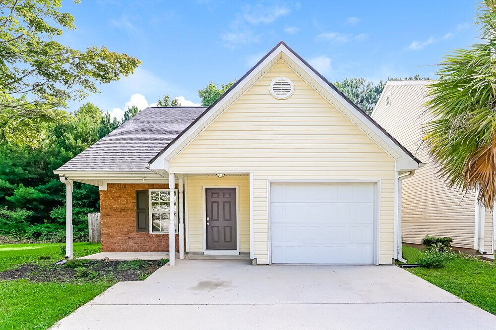 132 Lossie Ln in Mcdonough, GA - Building Photo