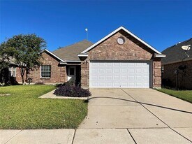 1937 Creek Crossing Dr in Justin, TX - Building Photo